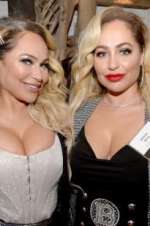 Watch Darcey & Stacey Moviesjoy